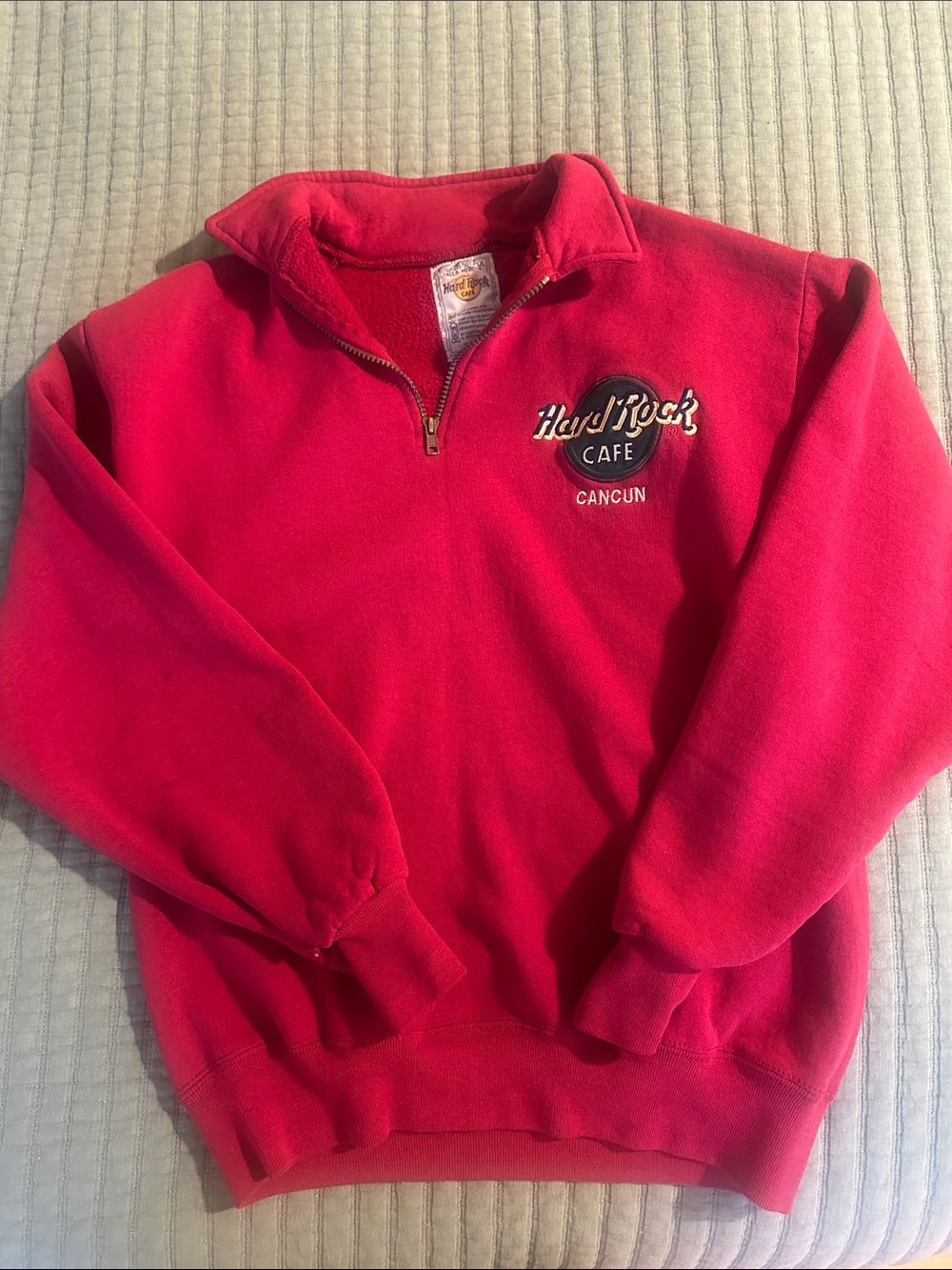 vintage Hard Rock Cafe Cancun quarter zip